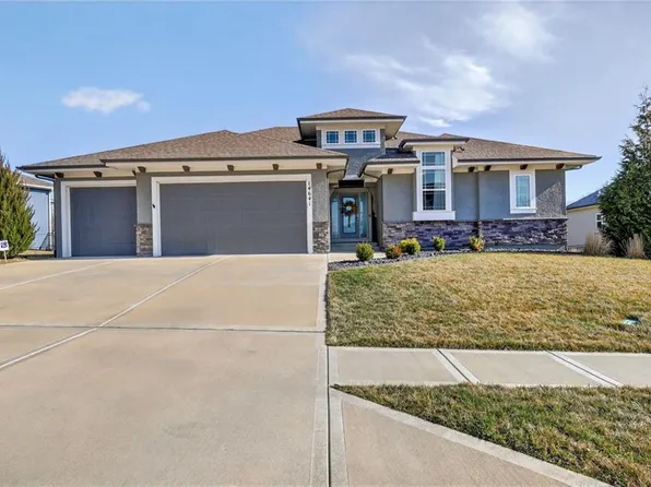 14641 Thousand Oaks Pl, Parkville, MO 64152