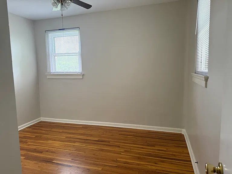 308 Thompson St #D — Photo 8