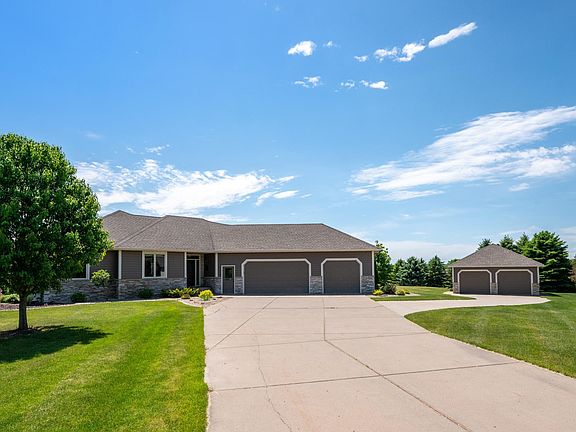 4th image of 9015 Schutte Ct