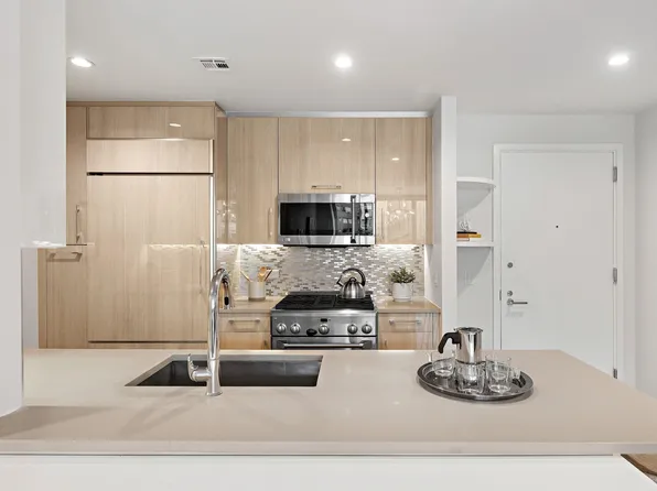 1200 Avenue At Port Imperial image 11 of 28