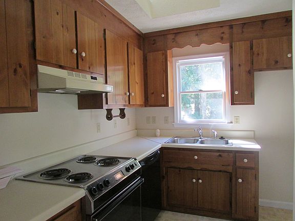 4th image of 6801 Mason Woods Dr