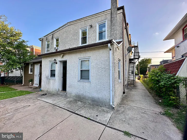 1117 W Main St #D1 — Photo 16