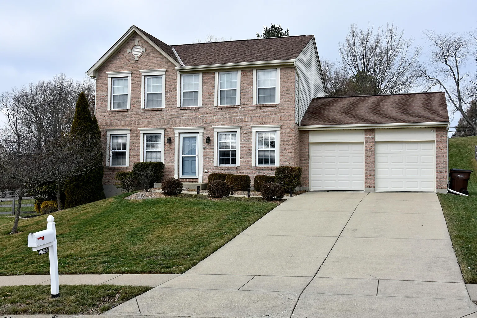 2068 Patriot Way photo 1