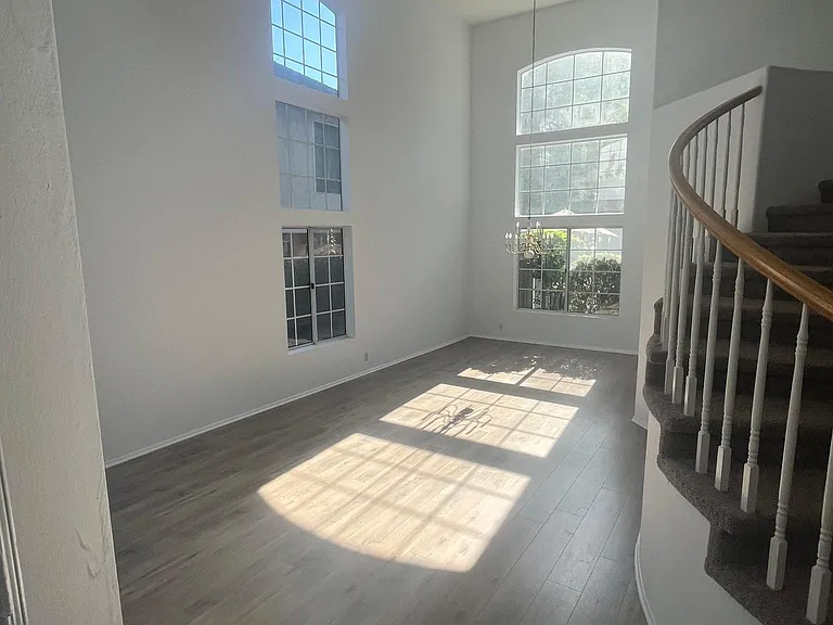 476 Somerset Cir — Photo 16