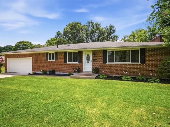 205 Parker Dr, Springboro, OH 45066