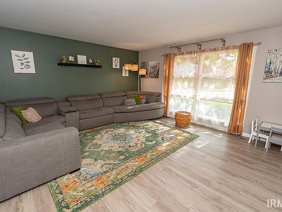 3rd image of 3205 Woodmont Dr