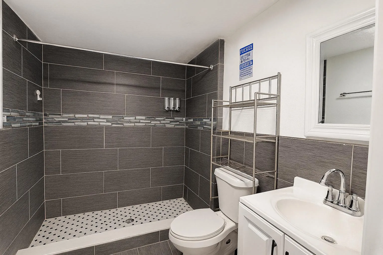 5525 Quist Dr - 5525 quist drive Unit 2 — Photo 4