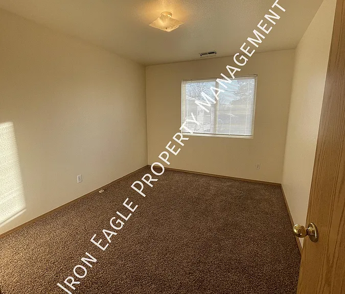 251 S Hawthorne Ave #A — Photo 6