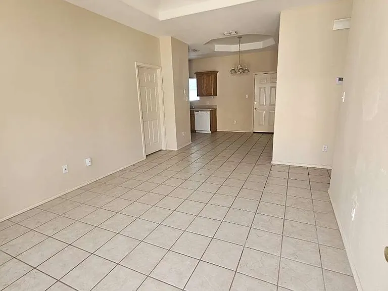 1012 Cedarwood Dr #3 — Photo 2
