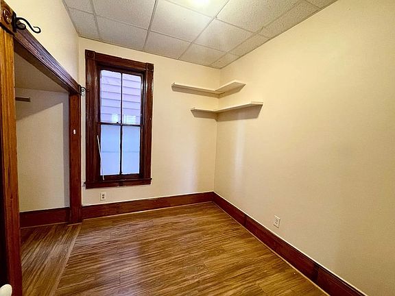 5th image of 646 W 8th St APT 2