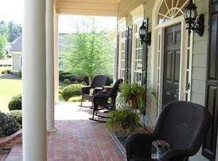 207 Meadow Ridge Ct, Canton, GA 30115