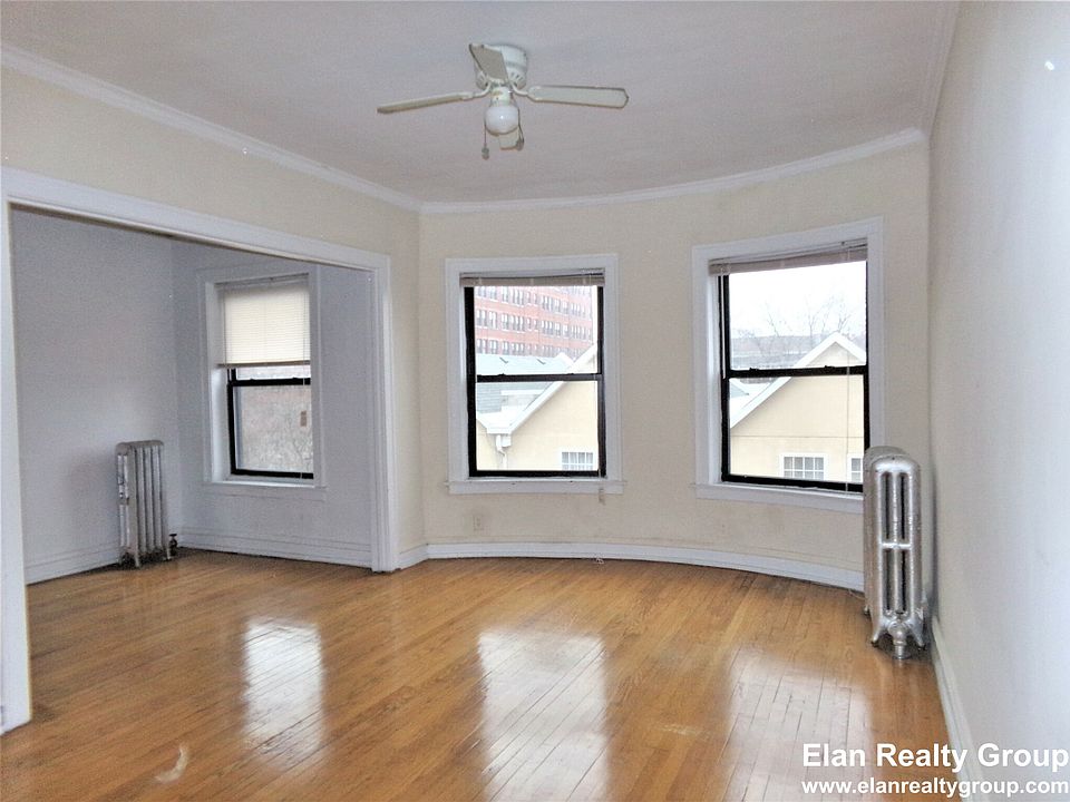 1st image of 6812 N Lakewood Ave APT 3D