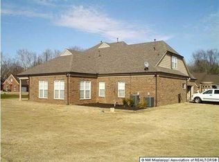 5119 Garner Ln, Southaven, MS 38672