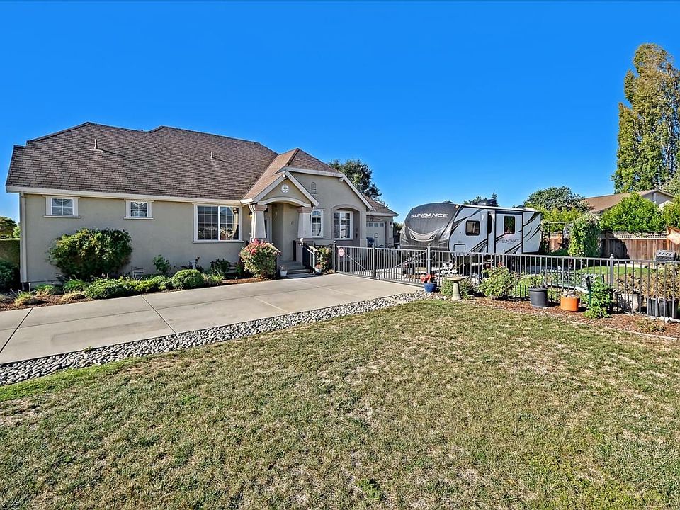 1st image of 871 Almond Dr