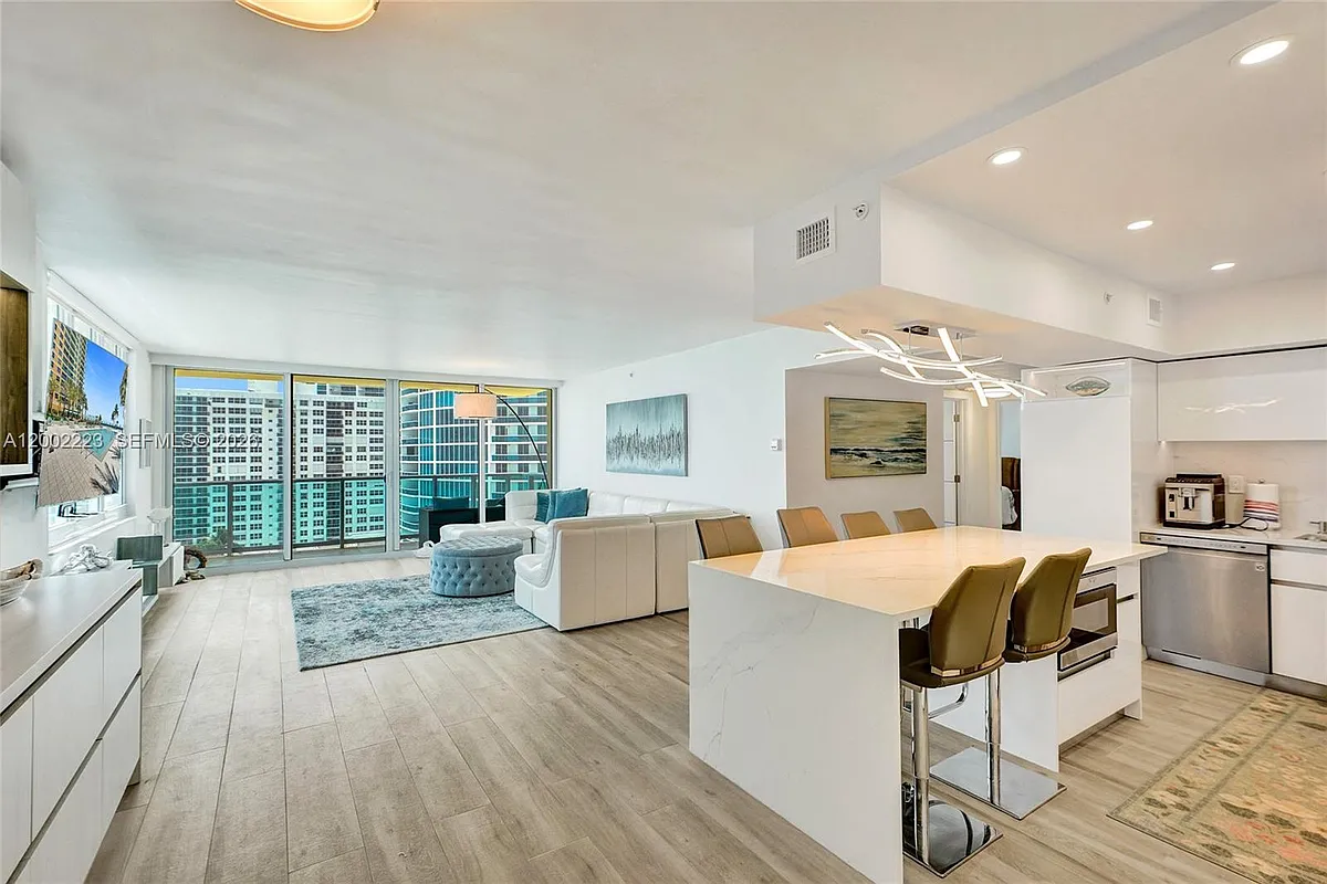 Building Photo - 2501 S Ocean Dr #1211