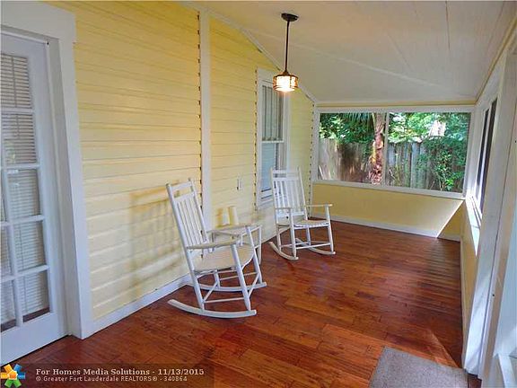 5th image of 915 SW 2nd Ct