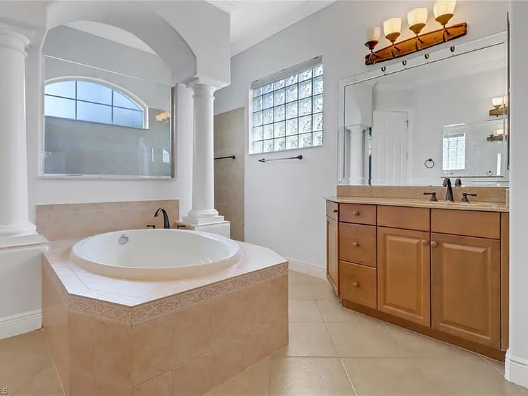 11128 Sierra Palm Ct — Photo 21
