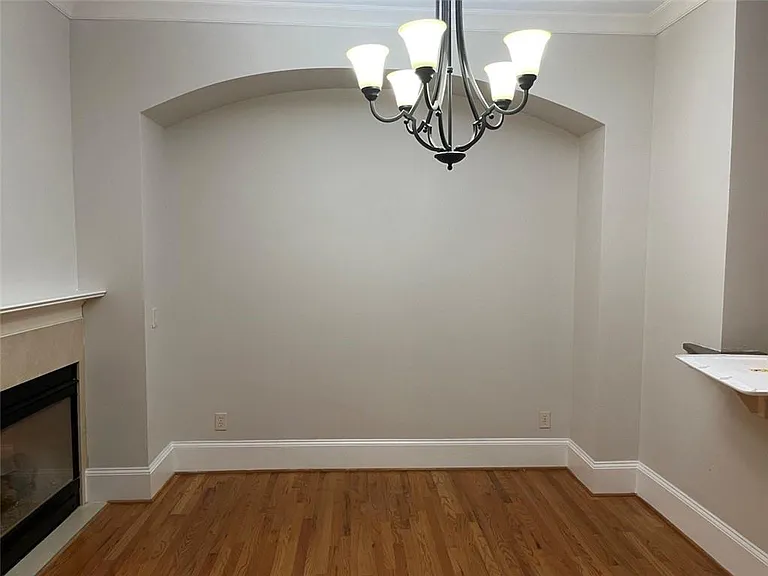 384 16th St NW #3 — Photo 9