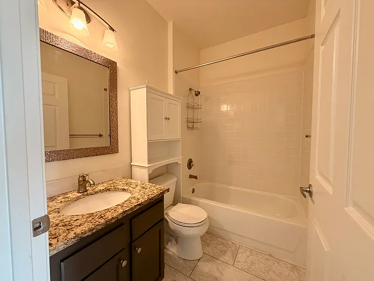 5400 Harbour Pointe Blvd #J201 — Photo 17