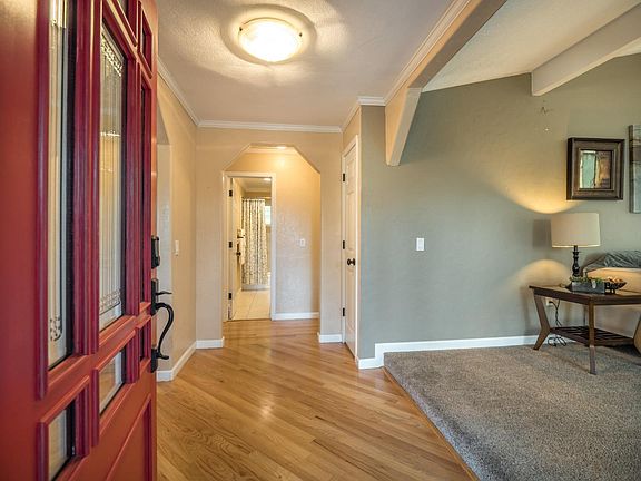 5th image of 885 Cadillac Dr