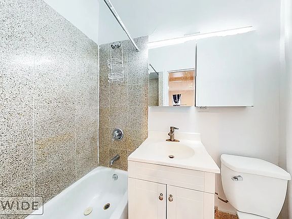 4th image of 188 E 93rd St APT 2D