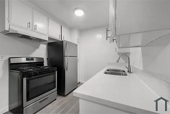 2 bed, 875 sqft, $2,295 — Photo 3