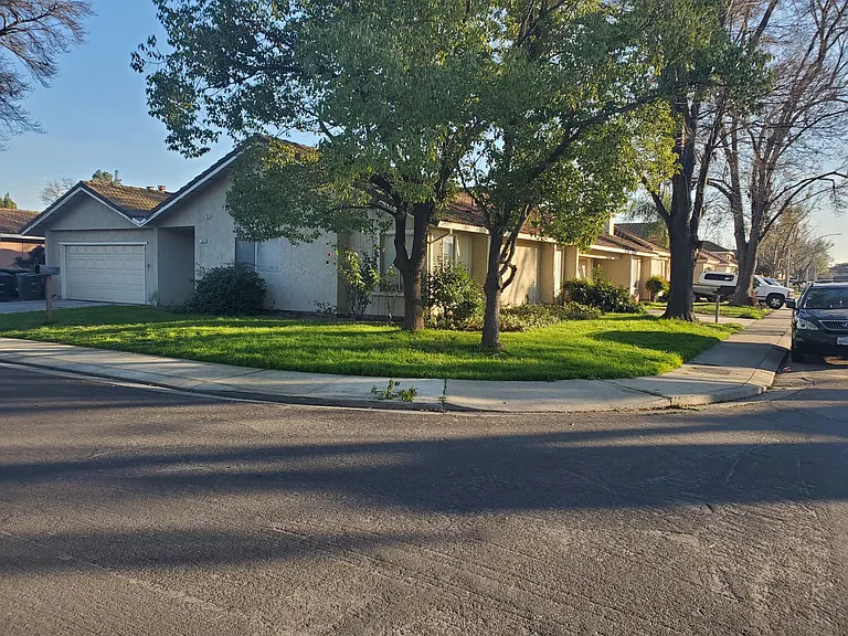 3904 Monteview Dr — Photo 1