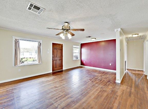 5th image of 42 Vivian Ct