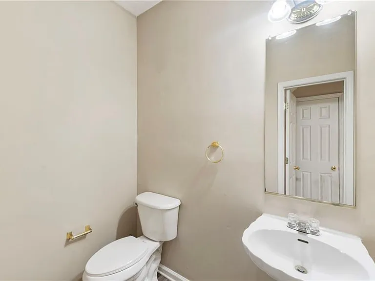 6750 Sunset Hills Blvd — Photo 16