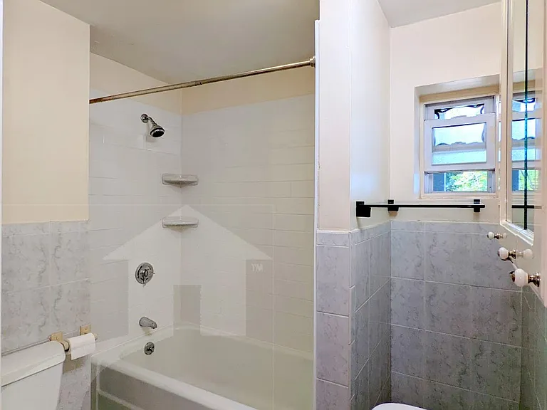 7 Locke St — Photo 2