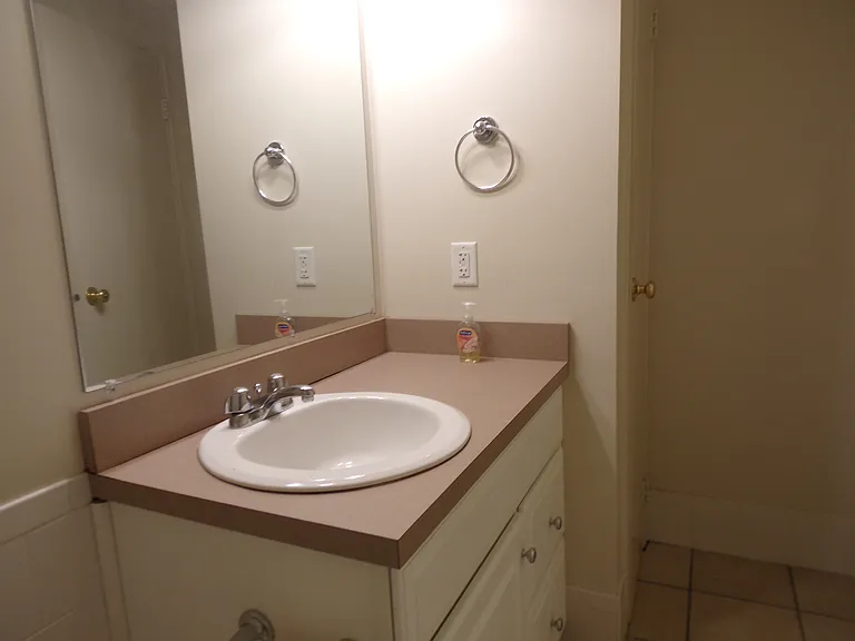 671 Broad St #7 — Photo 8