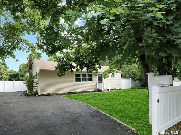 3rd image of 110 Suffolk Ave