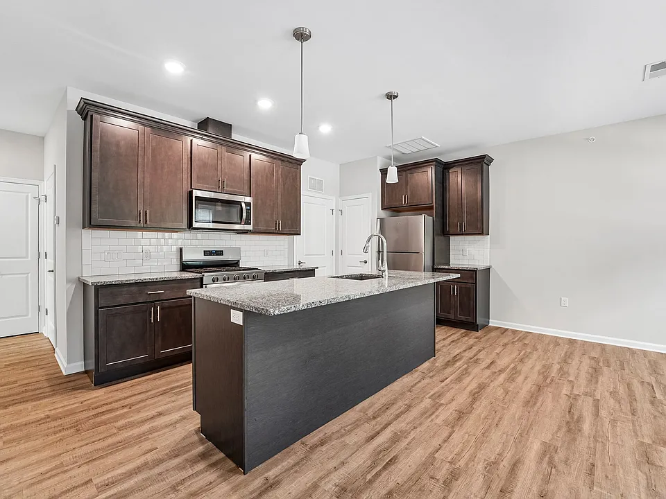 Tower Ridge Grande Hawthorne Kitchen Center Island Stainless Steel Applicances Granite Countertops