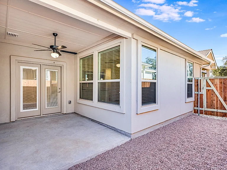 450 Parkline Dr — Photo 15