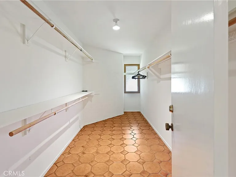 7161 Grasswood Ave — Photo 33