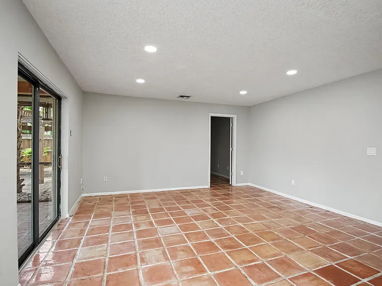 7407 Silver Woods Ct — Photo 4