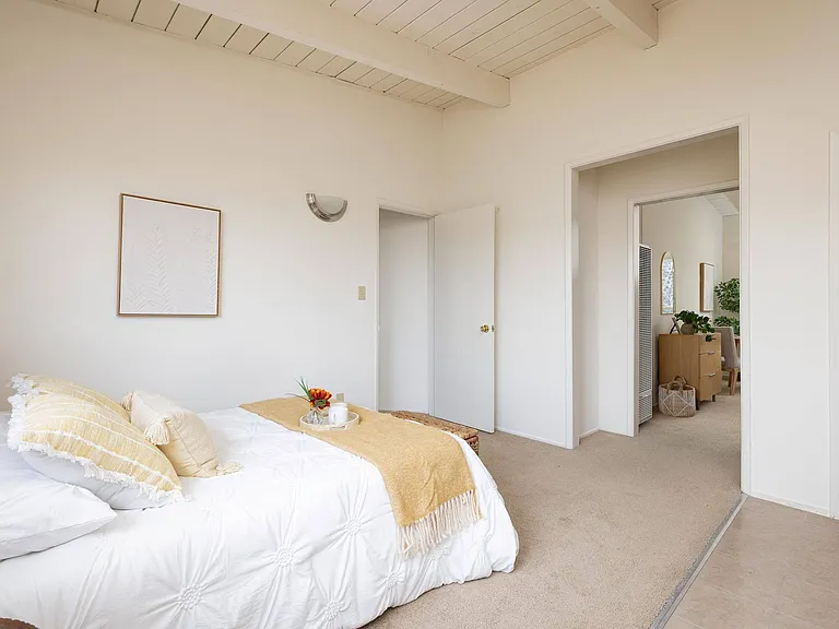 Desert Spa Apartments — Photo 6