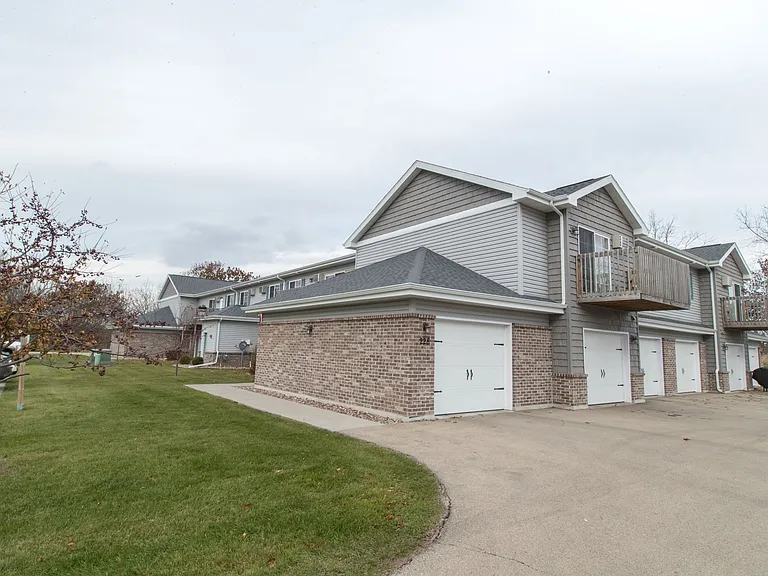 228 Baker Blvd — Photo 32