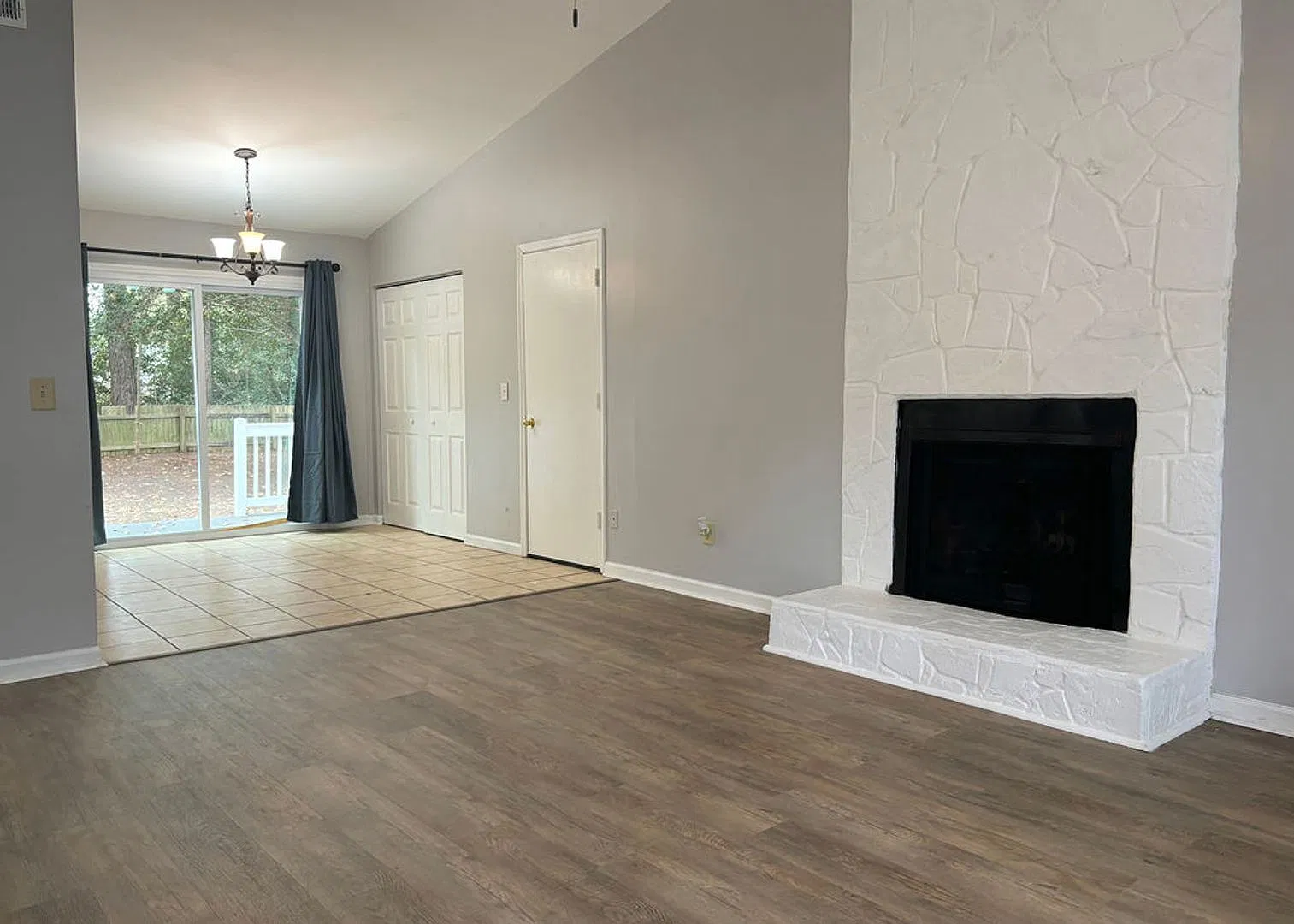 Charming 3 BR/2 BA Home in Crowfield Plantation — Photo 3