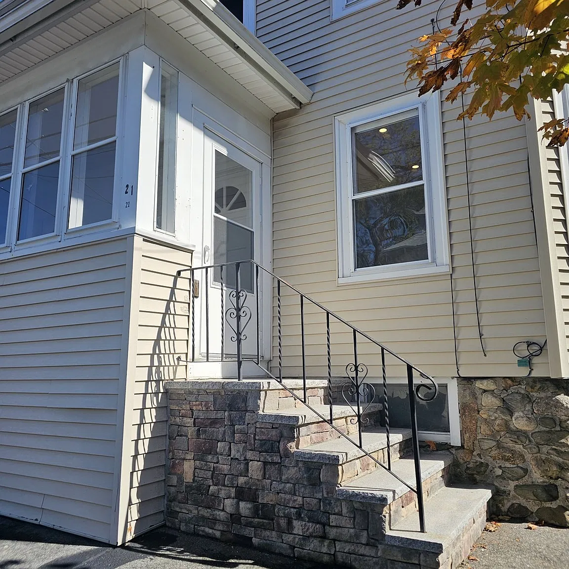 3 bed, 1.5 bath, 1020 sqft, $3,400 — Photo 1
