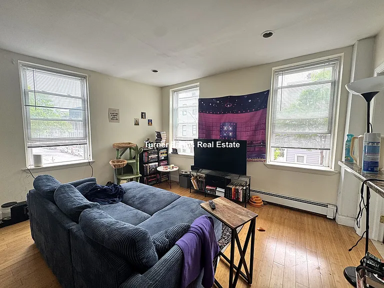 212 Maverick St #3F — Photo 8