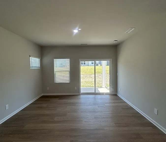 1025 Saint Lawrence Dr — Photo 4