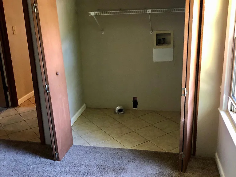 bedroom 3- office or laundry