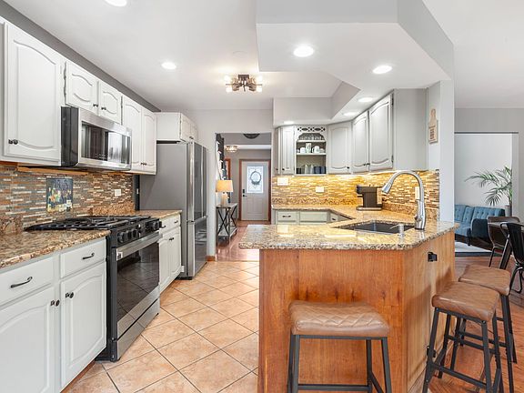 4th image of 17466 W Windslow Dr
