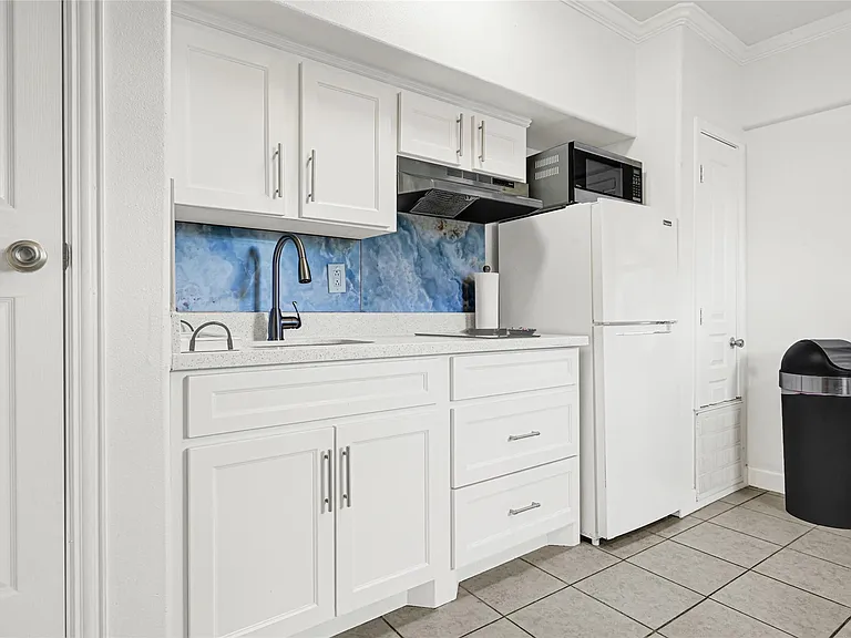 2809 Tooke St #D — Photo 4