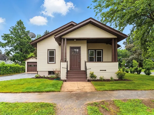 50 W School St, Westfield, MA 01085