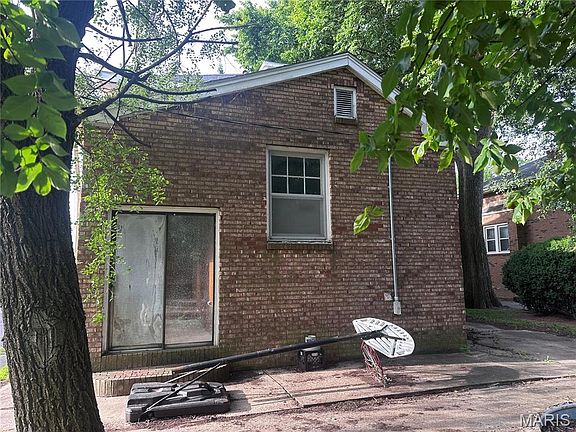 5th image of 114 W North St