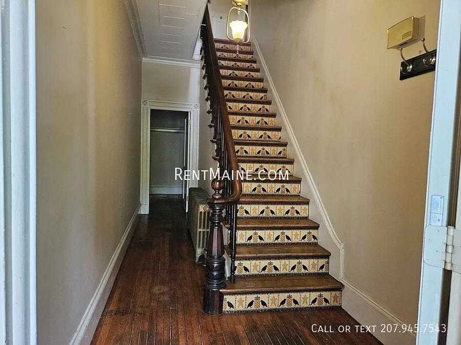 1 bed, 1.5 bath, $1,400 — Photo 2