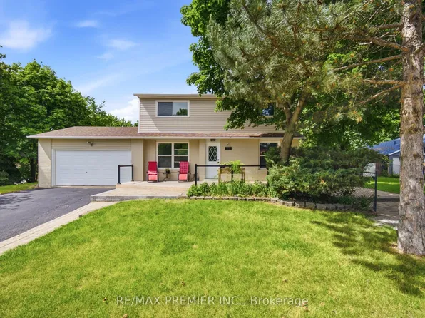 115 William Roe Blvd, Newmarket, ON L3Y 1B1