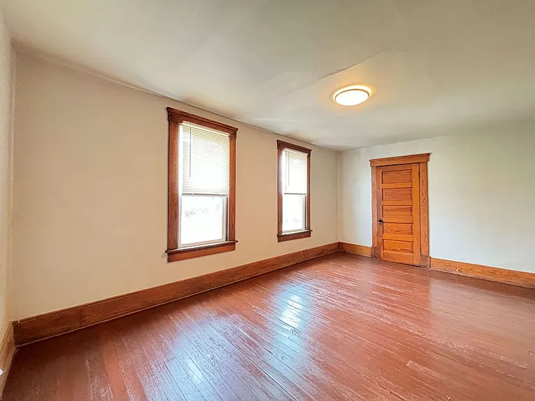 30-32 Lagonda Ave — Photo 14